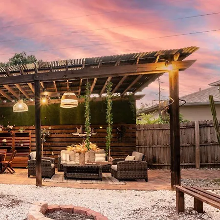 Upscale Ybor House With Outdoor Living Space